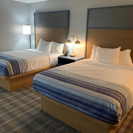 Americinn By Wyndham Marshfield Екстериор снимка