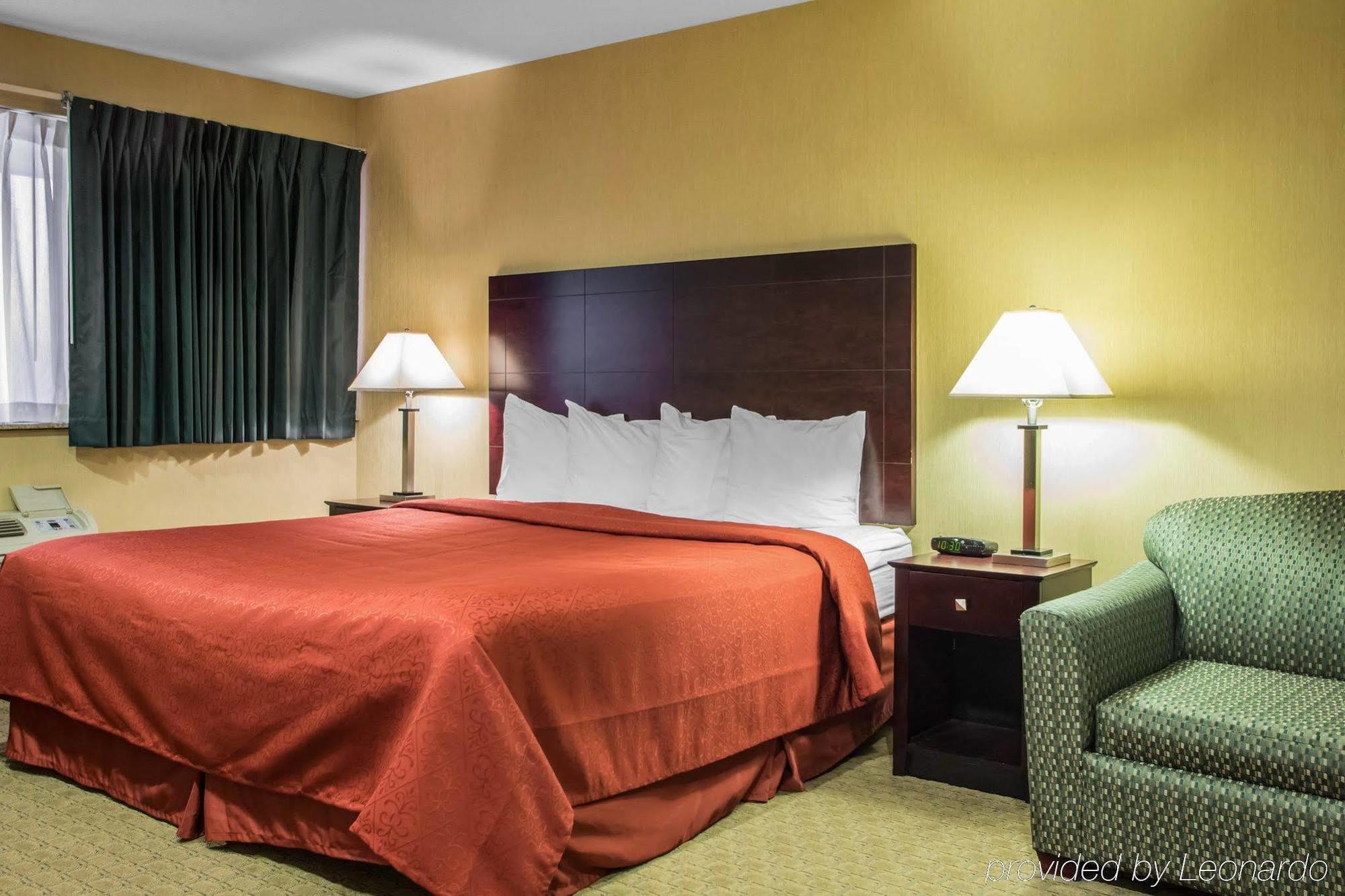 Americinn By Wyndham Marshfield Екстериор снимка