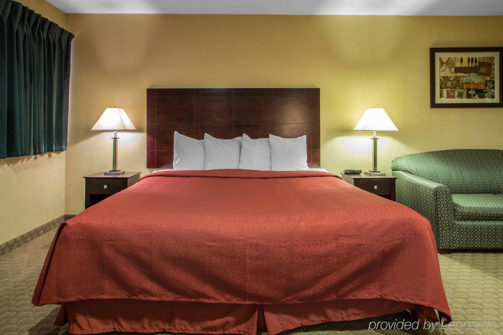 Americinn By Wyndham Marshfield Екстериор снимка