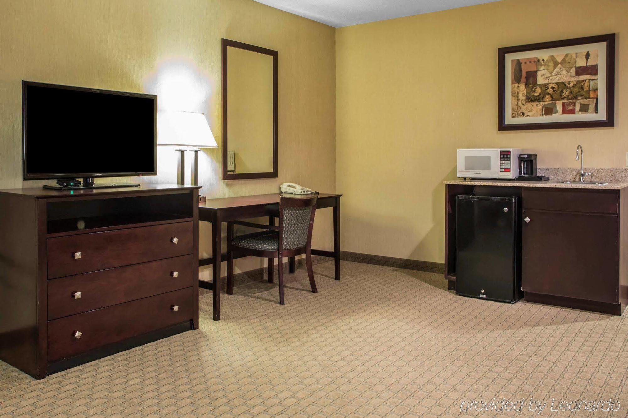 Americinn By Wyndham Marshfield Екстериор снимка